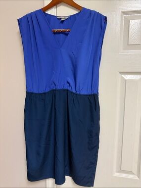 Harper And Gray Two-Tone Sleeveless Blouson Colorblock V-Neck Dress